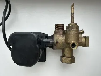 триходовий клапан котел Immergas Zeus / Avio